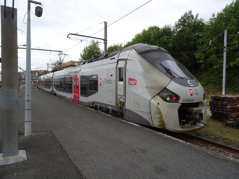 Mise a quai voie a z51500 ter nouvelle aquitaine gare hendaye2