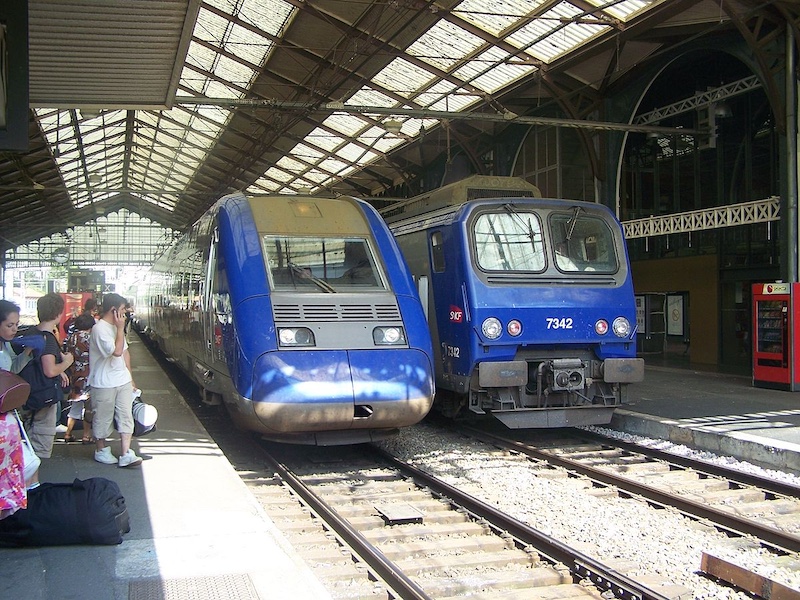 1200px Quais de la gare de Bayonne