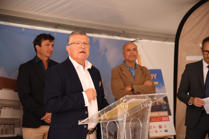 Un toit pour tous pose de la premiere pierre kennedy sud Proust