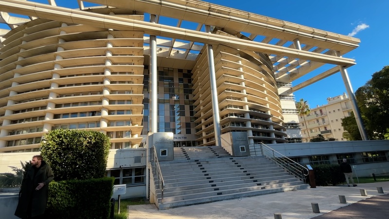 2DD31FCA 4A00 4682 9FB8 6E2B07B733A6