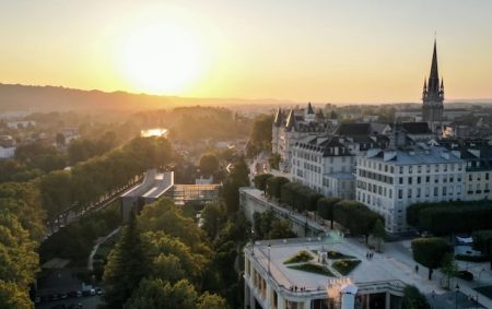 pau boulevard pyrenees aerienne 02 pau pyrenees tourisme 1 1920x960