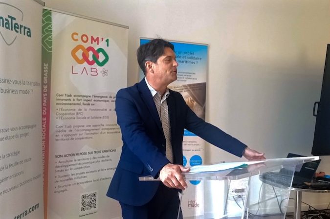 Miniature Grasse Com'1 Lab