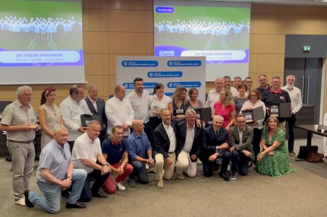 CCI AURA Trophée du Commerce main