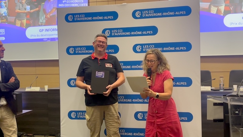 CCI AURA Trophée du Commerce patrice trophée