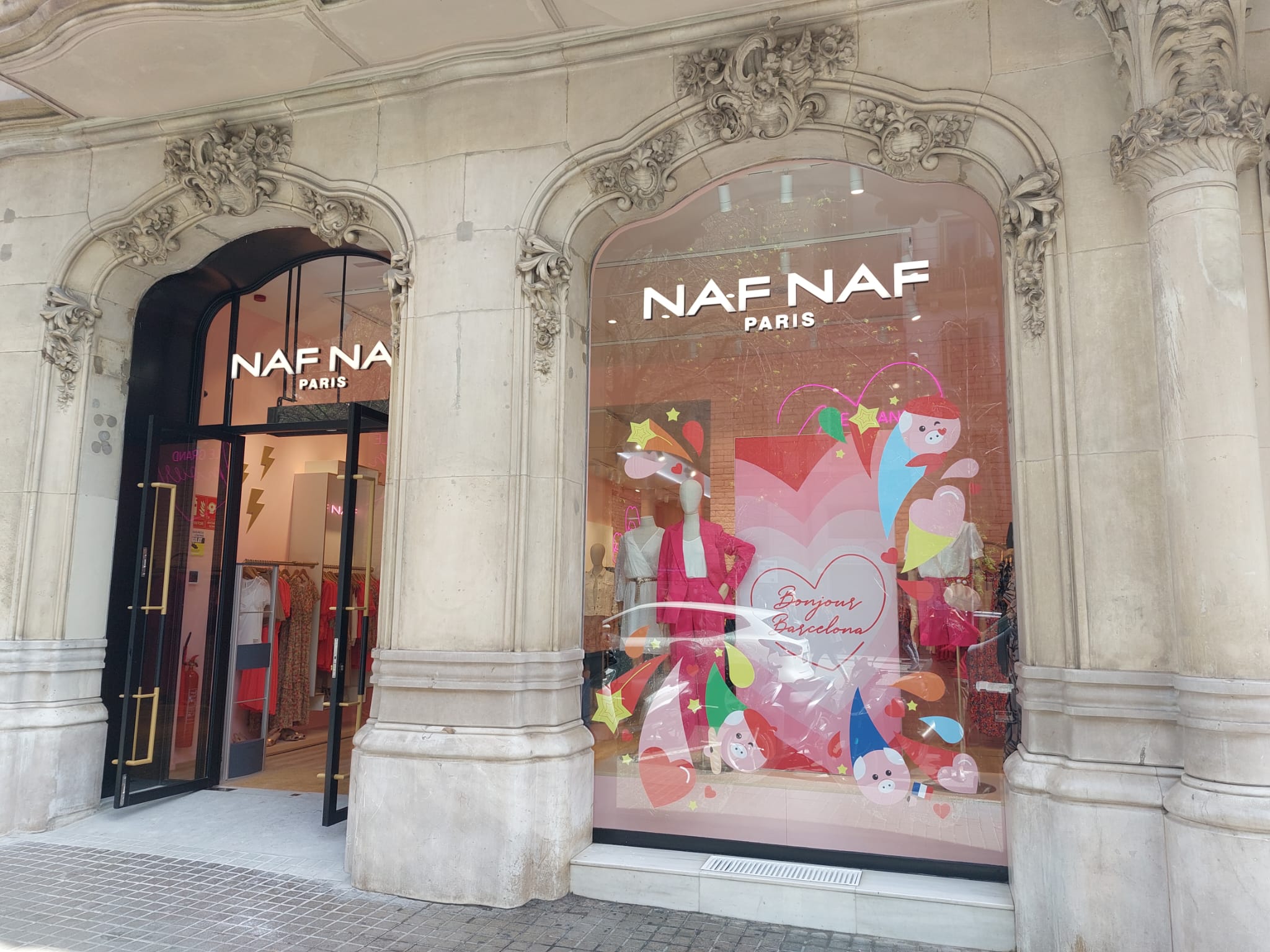 Barcelone : Naf Naf accélère son développement avec l’ouverture d’un premier flagship 