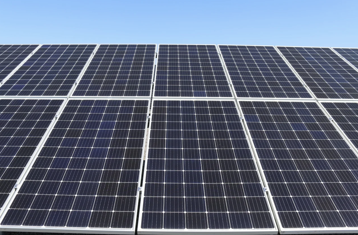 Pau : Le GIE Gaves Adour signe un partenariat avec TotalEnergies pour codévelopper des centrales photovoltaïques flottantes