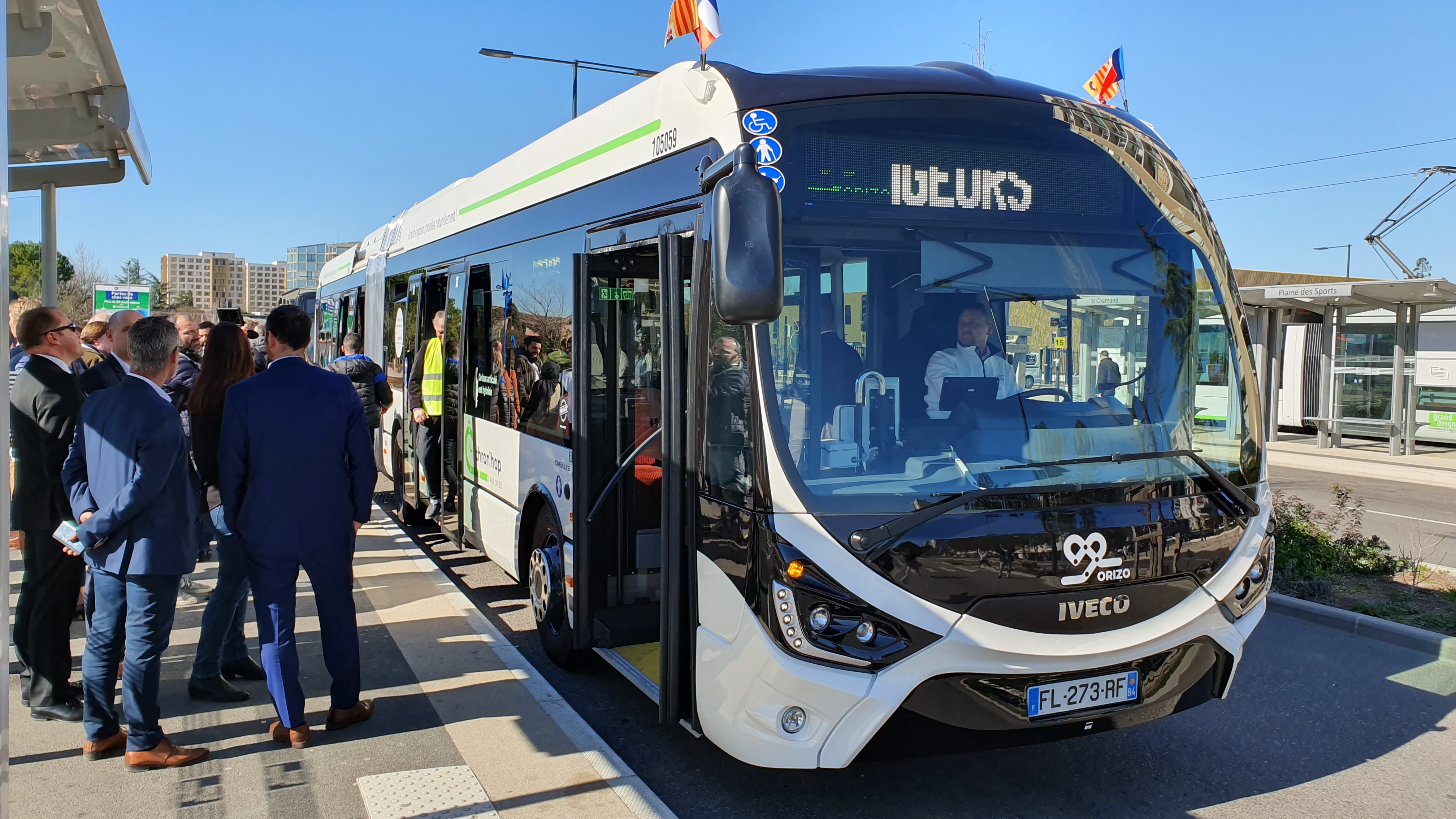 avignon tour bus